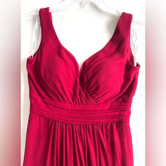 Bill Levkoff Bridesmaid dress Size 4 - color wine/cranberry - Picture 4 of 11